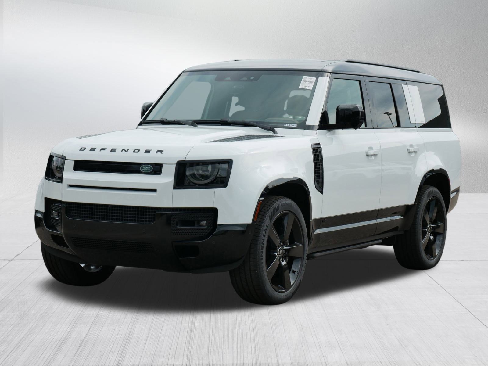 2025 Land Rover Defender V8's photo