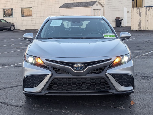 2022 Toyota Camry Hybrid SE photo 3