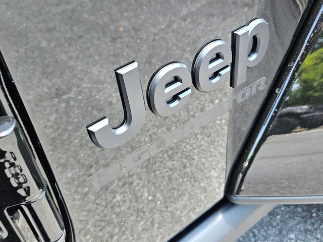 2025 Jeep Gladiator Sport photo 13