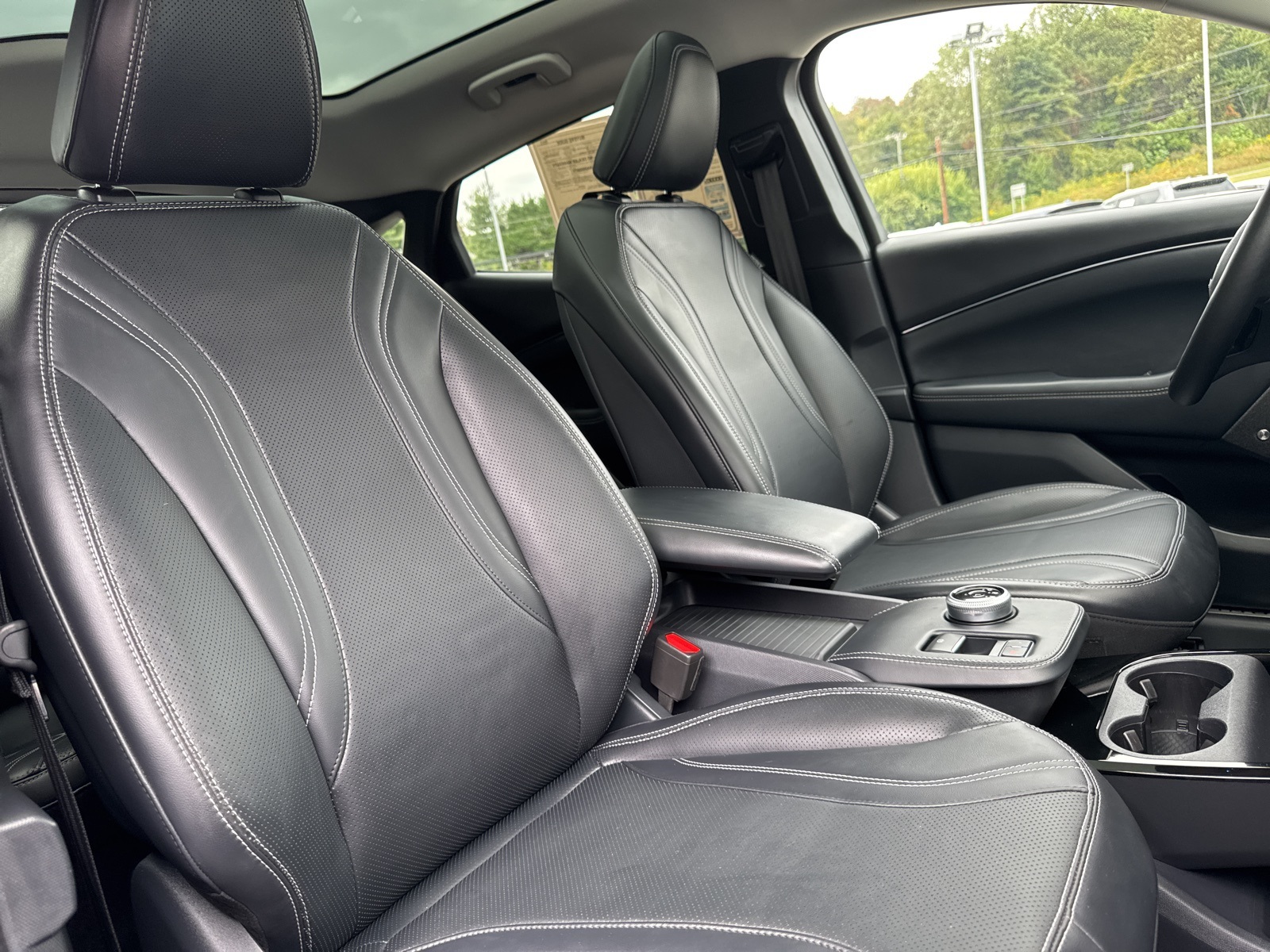 2021 Ford Mustang Mach-E Premium photo 34