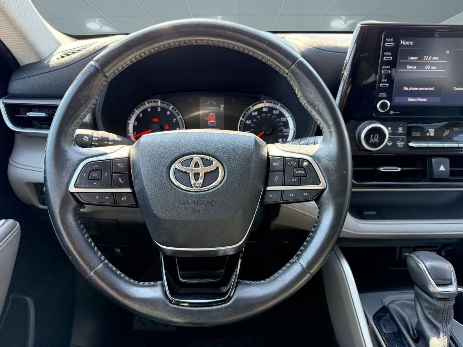 2020 Toyota Highlander LE photo 14