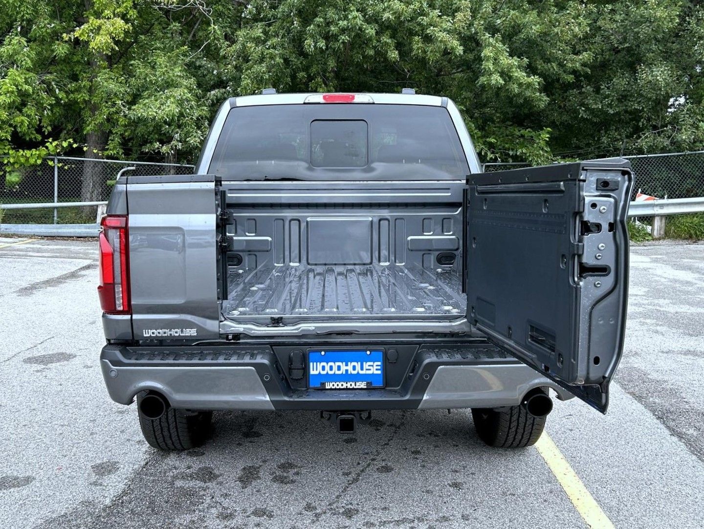 2025 Ford F-150 Lariat photo 10