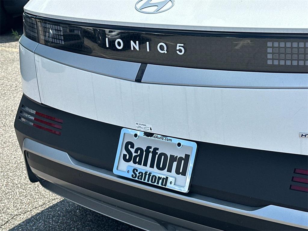 2025 Hyundai Ioniq 5 SEL photo 10