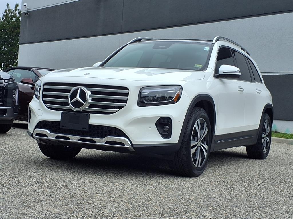 2025 Mercedes Benz GLB 250 photo 3