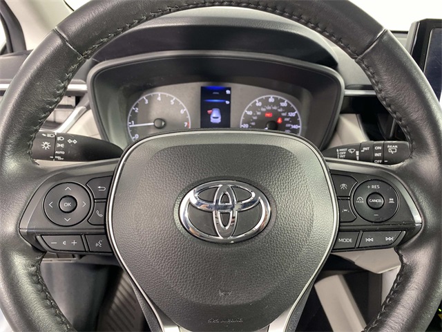 2023 Toyota Corolla Cross LE photo 13