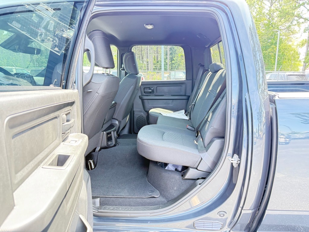 2025 Ram 2500 Tradesman photo 4