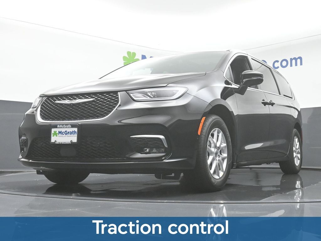 2025 Chrysler Pacifica photo 4