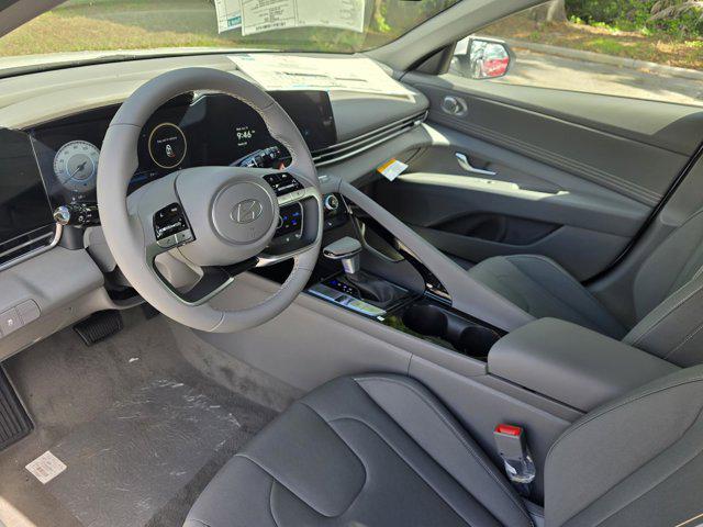 2025 Hyundai Elantra SEL Convenience photo 14