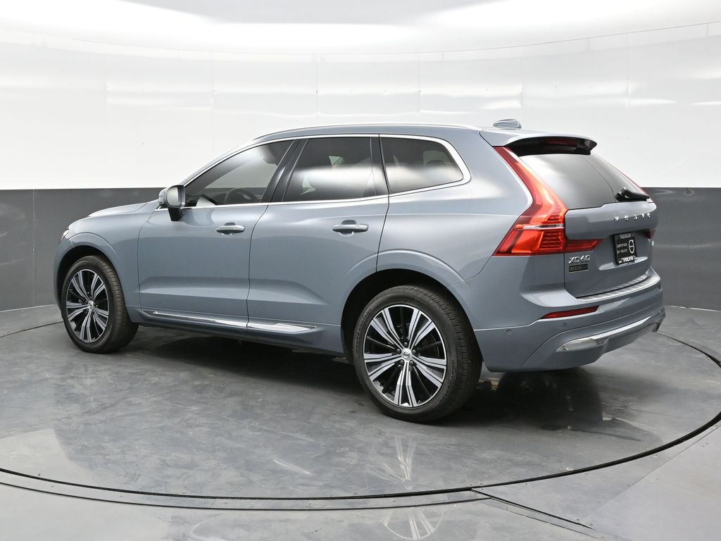 2023 Volvo XC60 B5 Plus photo 3