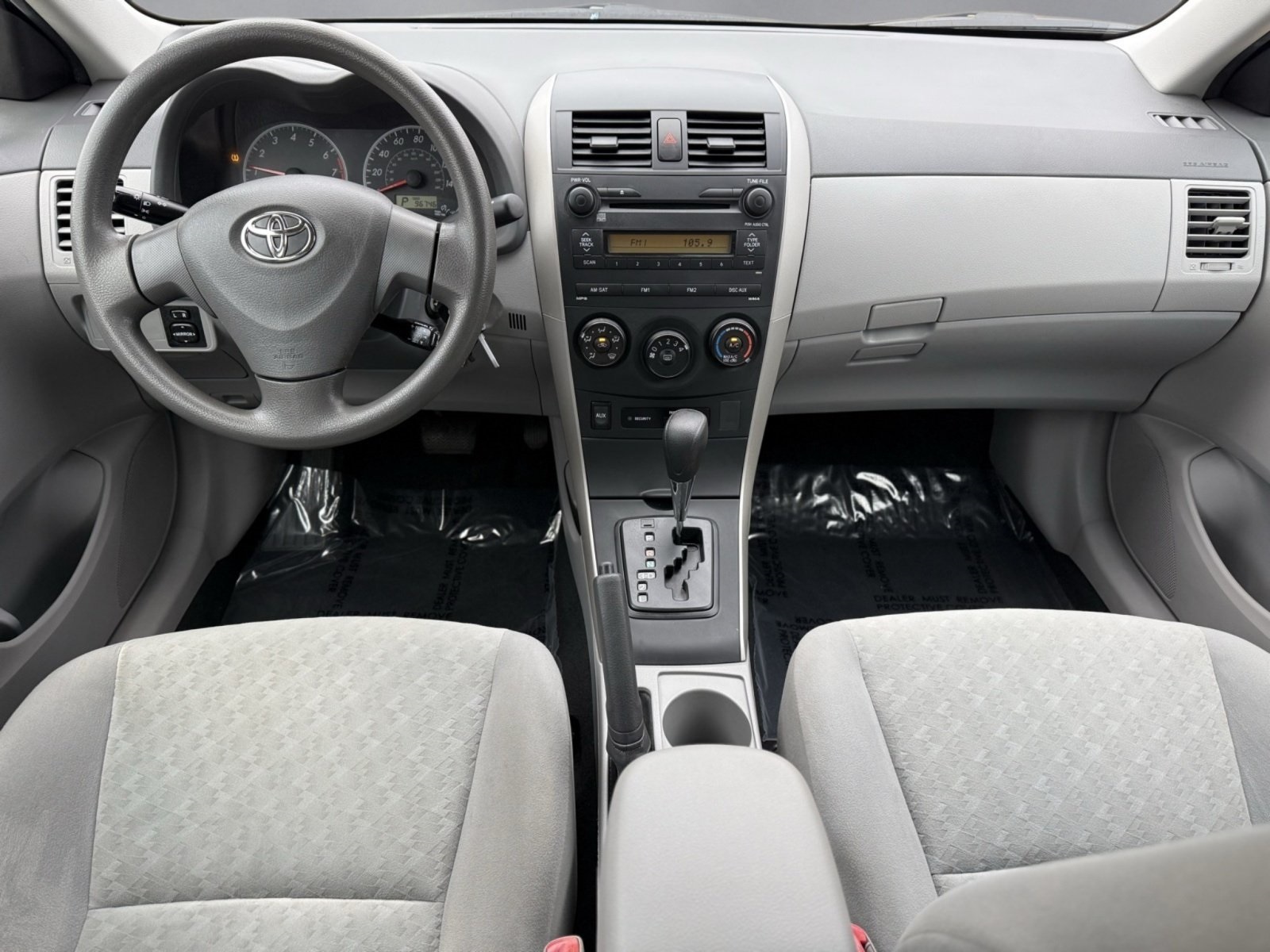 2009 Toyota Corolla LE photo 3