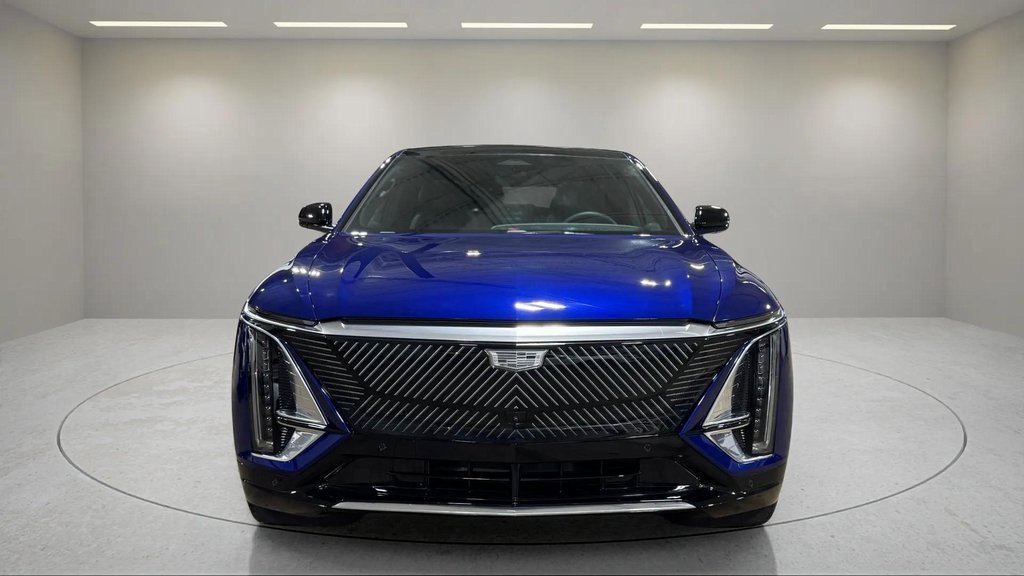 Used 2024 Cadillac LYRIQ Luxury 3 with VIN 1GYKPSRL7RZ137808 for sale in Waukesha, WI