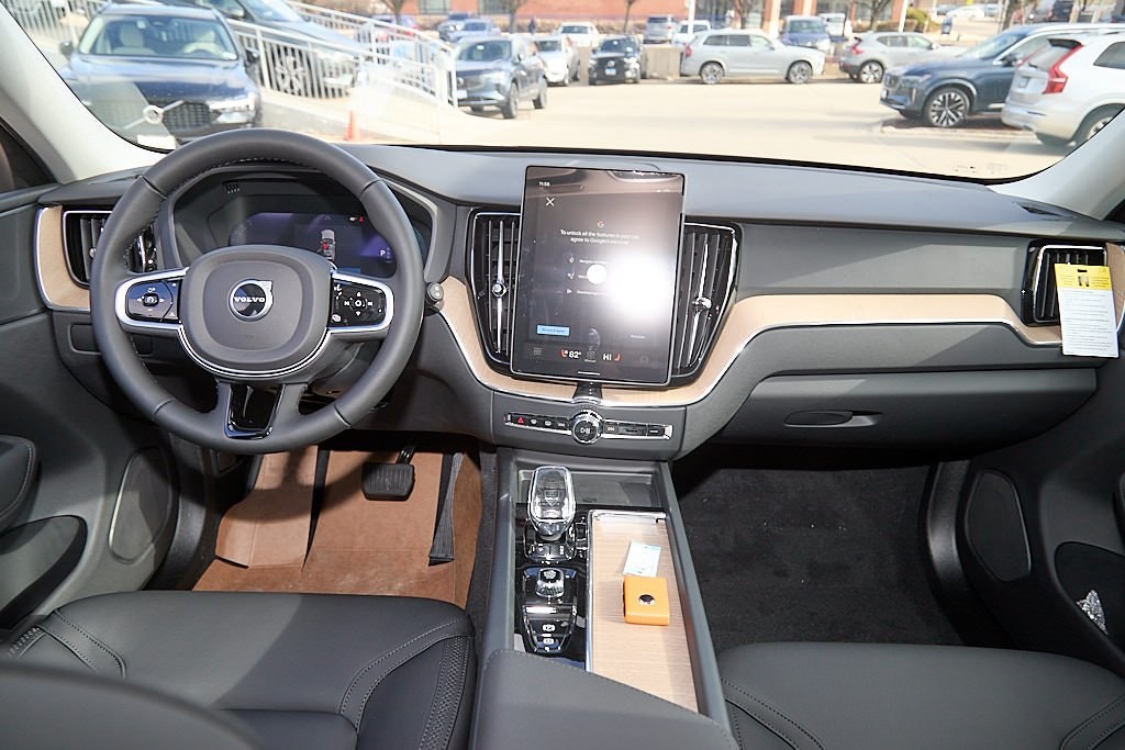 2026 VOLVO XC60 - Image 20