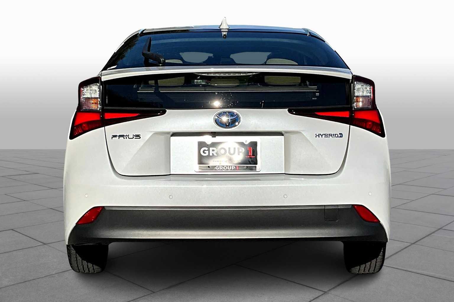 2022 Toyota Prius LE photo 4