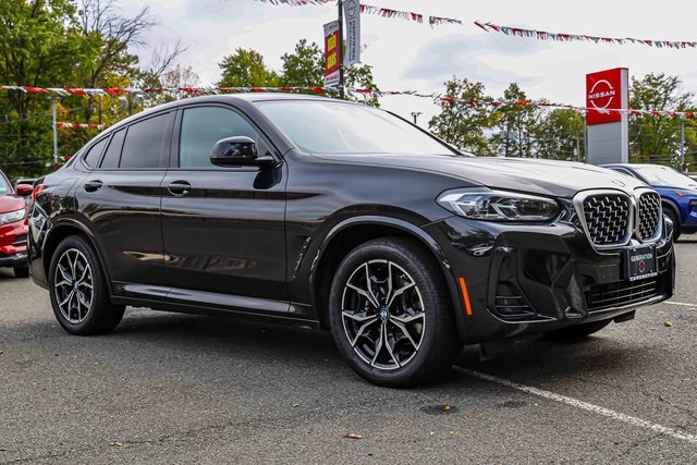 2023 BMW X4 30i's photo