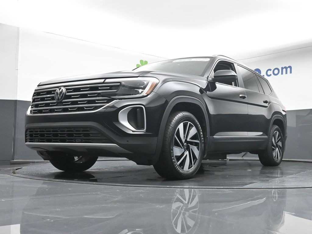 2024 Volkswagen Atlas SEL photo 4