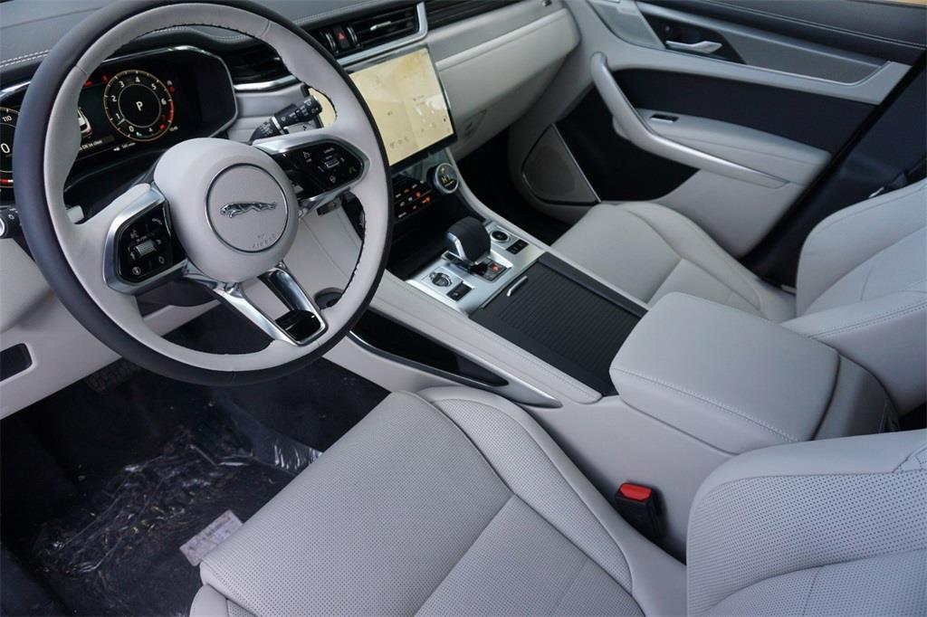 2025 Jaguar F-PACE R-Dynamic S photo 6