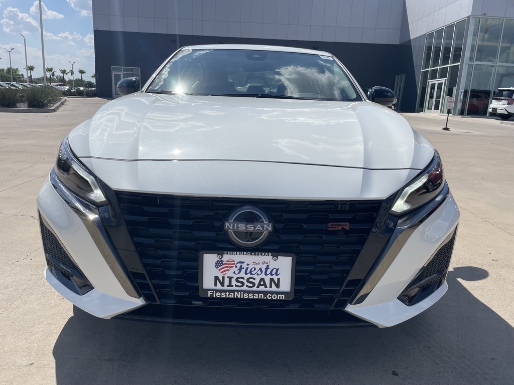2025 Nissan Altima SR photo 7