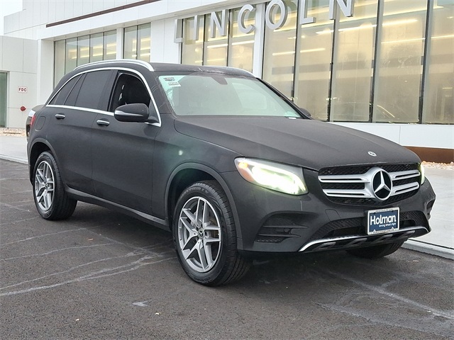 2019 Mercedes Benz GLC 300 4MATIC photo 2