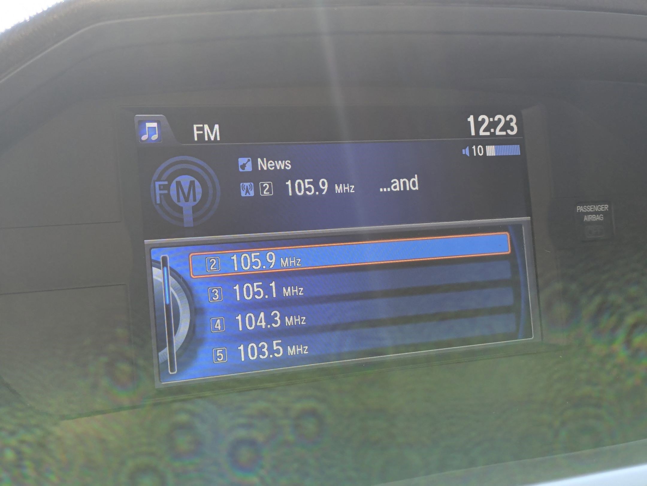 2016 Honda Odyssey Touring photo 18