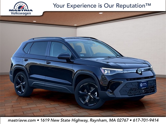2025 Volkswagen Taos SE Black's photo