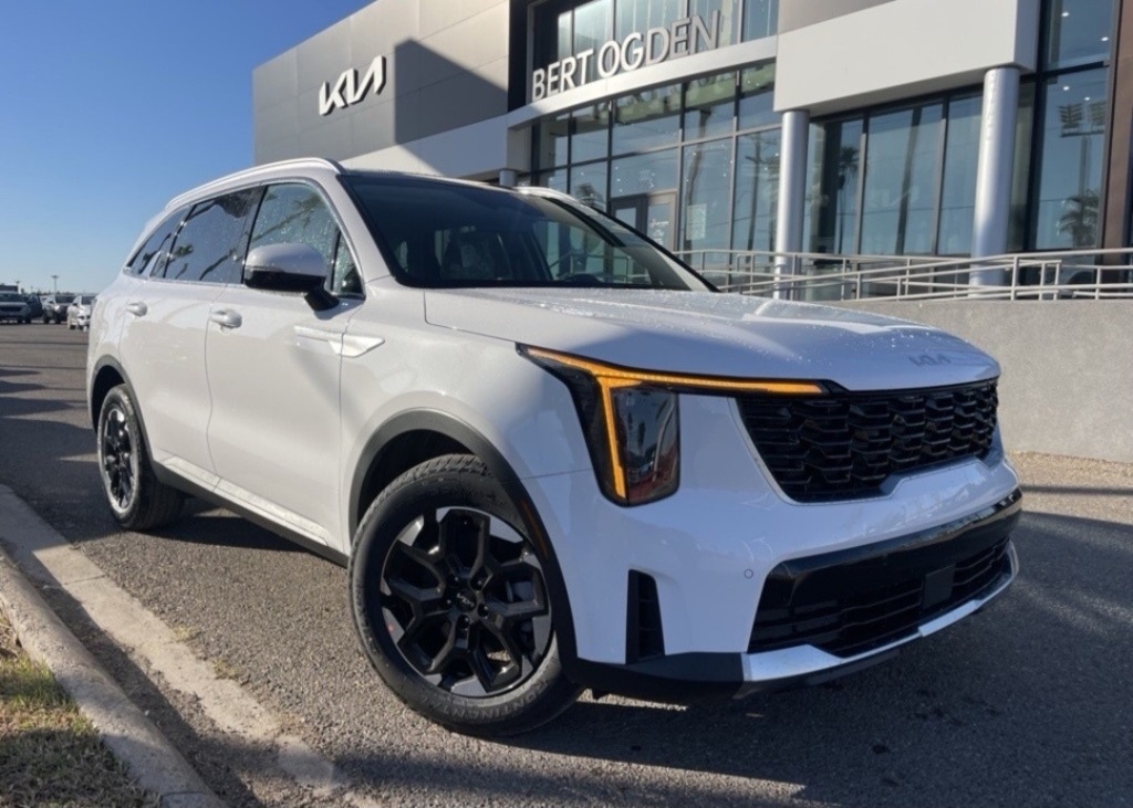 2026 Kia Sorento S's photo