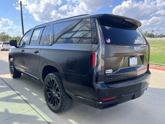 2023 Cadillac Escalade ESV Premium Luxury photo 2