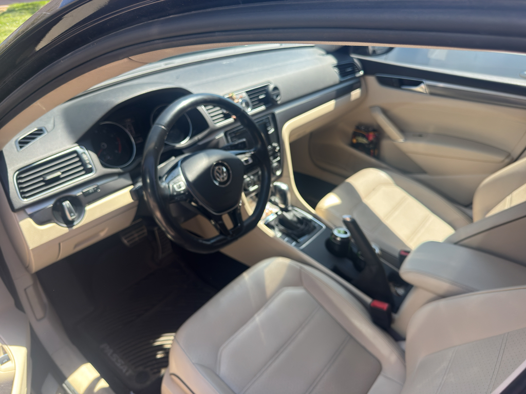 1VWDT7A32HC064302