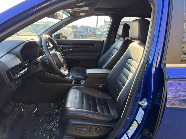 2023 Honda CR-V Hybrid Sport Touring photo 4