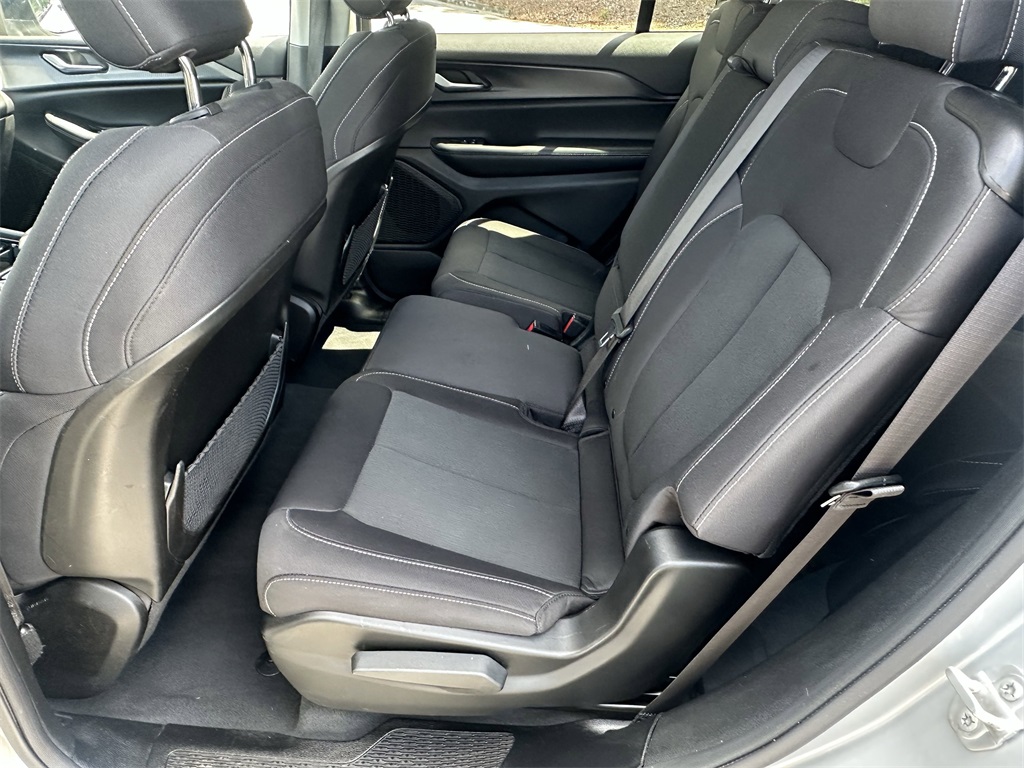 2023 Jeep Grand Cherokee Laredo photo 19