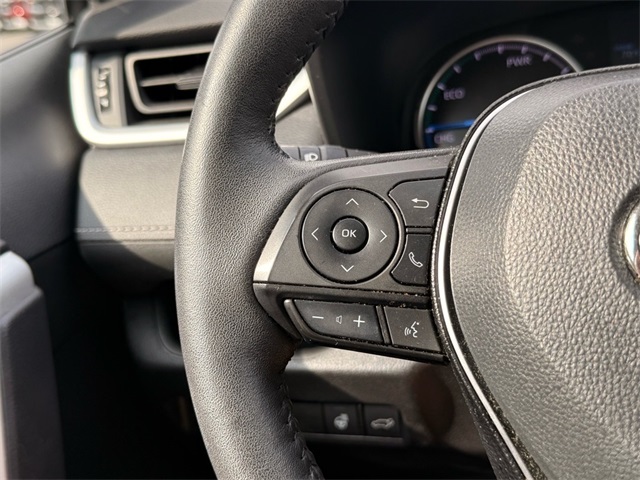 2021 Toyota RAV4 Hybrid XLE photo 14