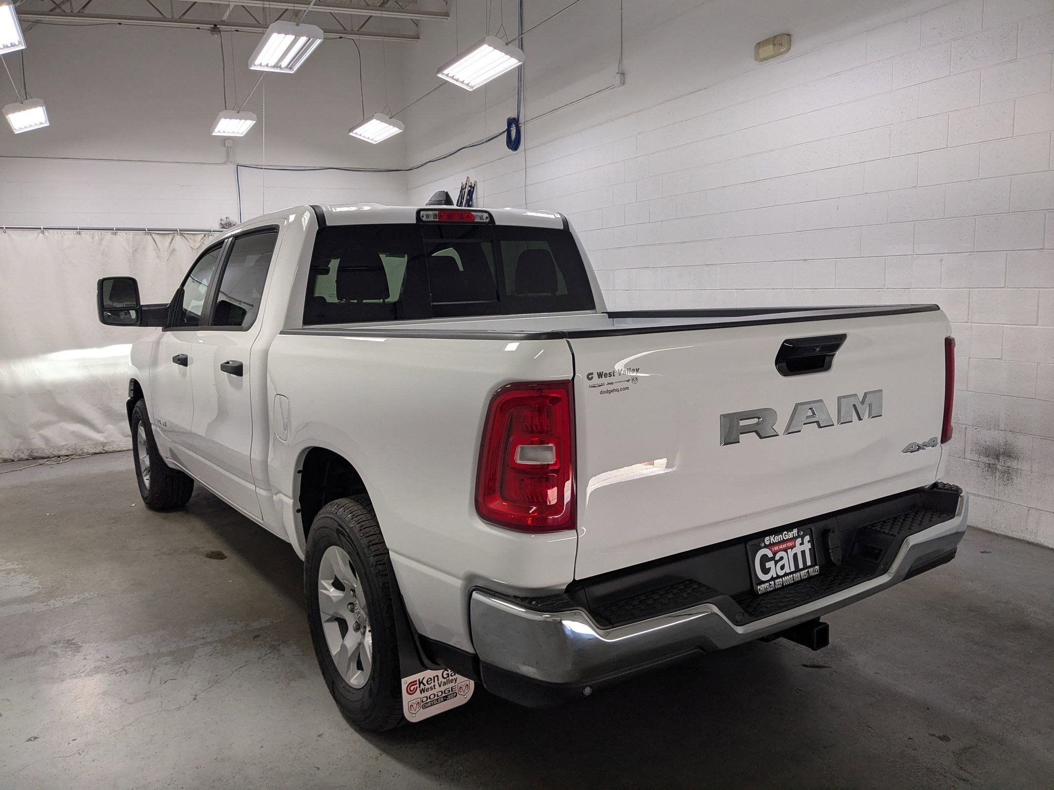 2025 Ram 1500 Tradesman photo 4