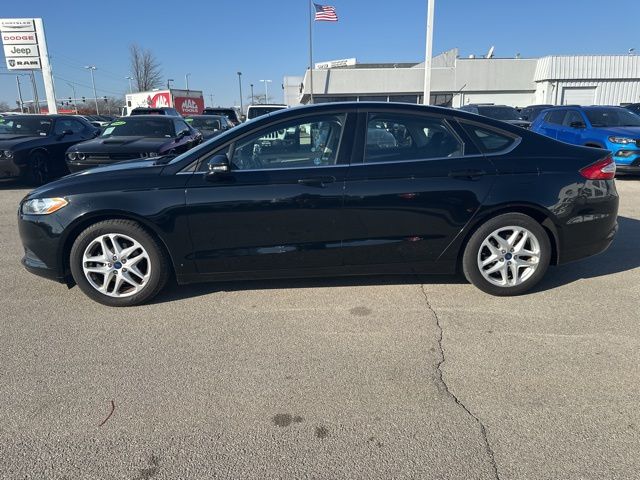 2016 Ford Fusion SE photo 4