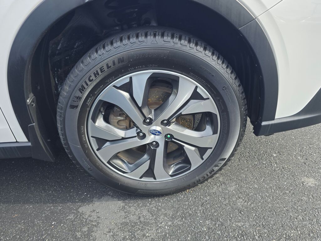 2020 Subaru Outback Limited photo 4