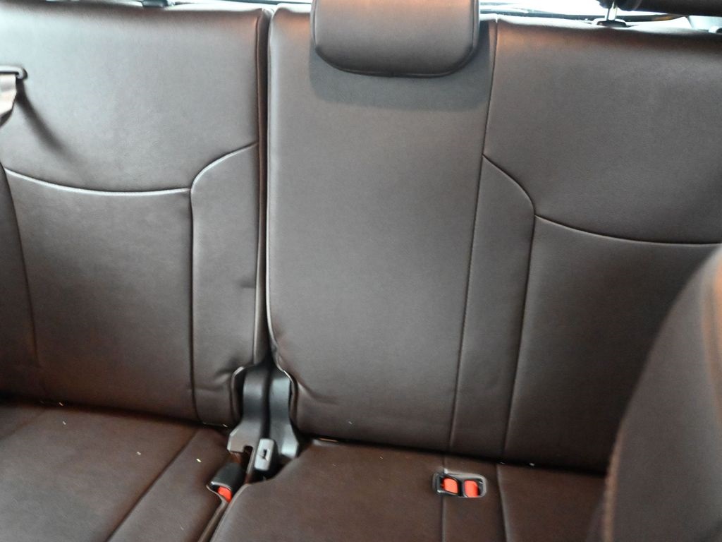 2022 Toyota Sienna Platinum photo 13