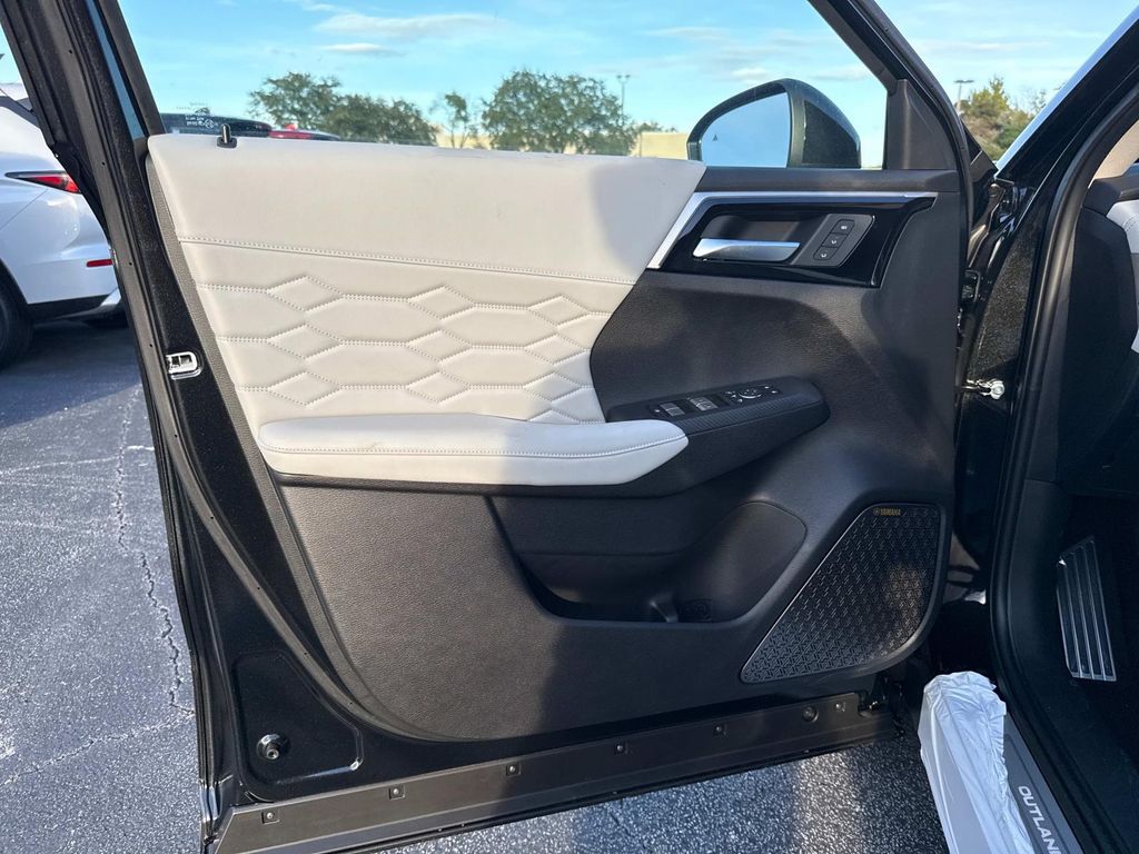 2025 Mitsubishi Outlander SEL GT photo 16