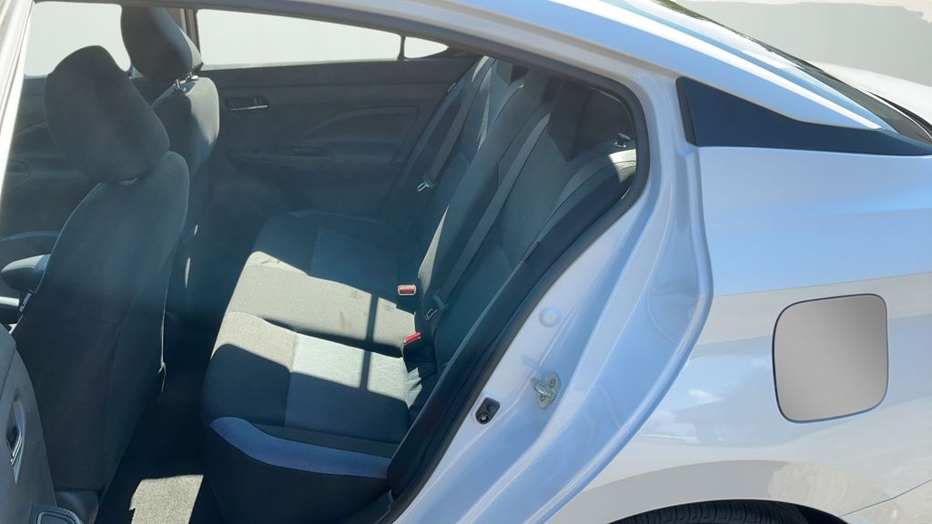 2025 Nissan Versa 1.6 SV photo 7