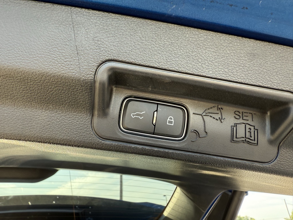 2022 Ford Explorer Limited photo 26
