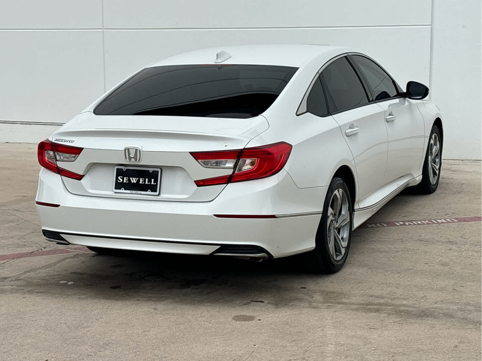 2018 Honda Accord EX-L 1.5T photo 4