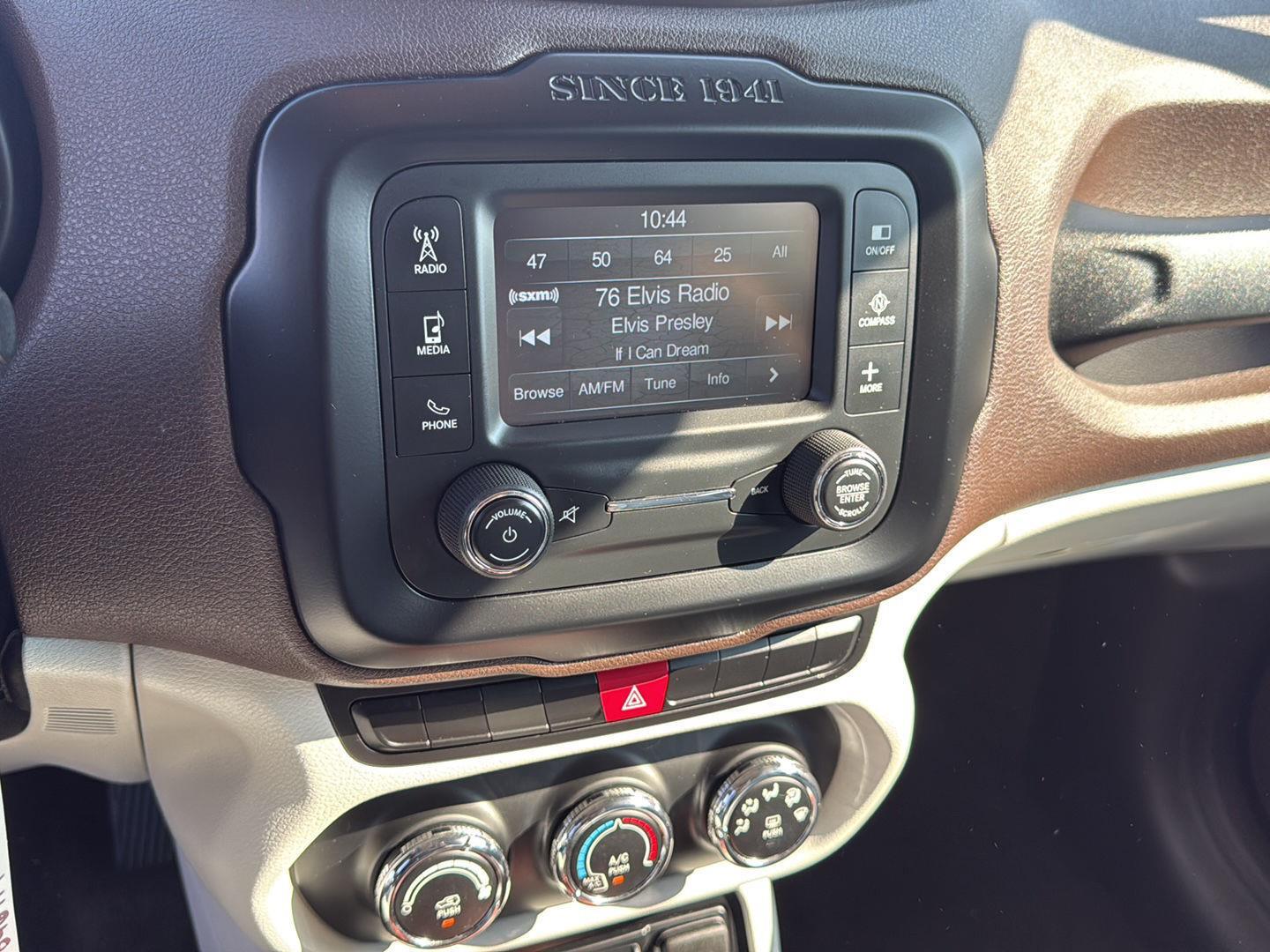 2015 Jeep Renegade Latitude photo 5