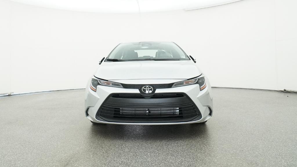 2025 Toyota Corolla LE photo 3