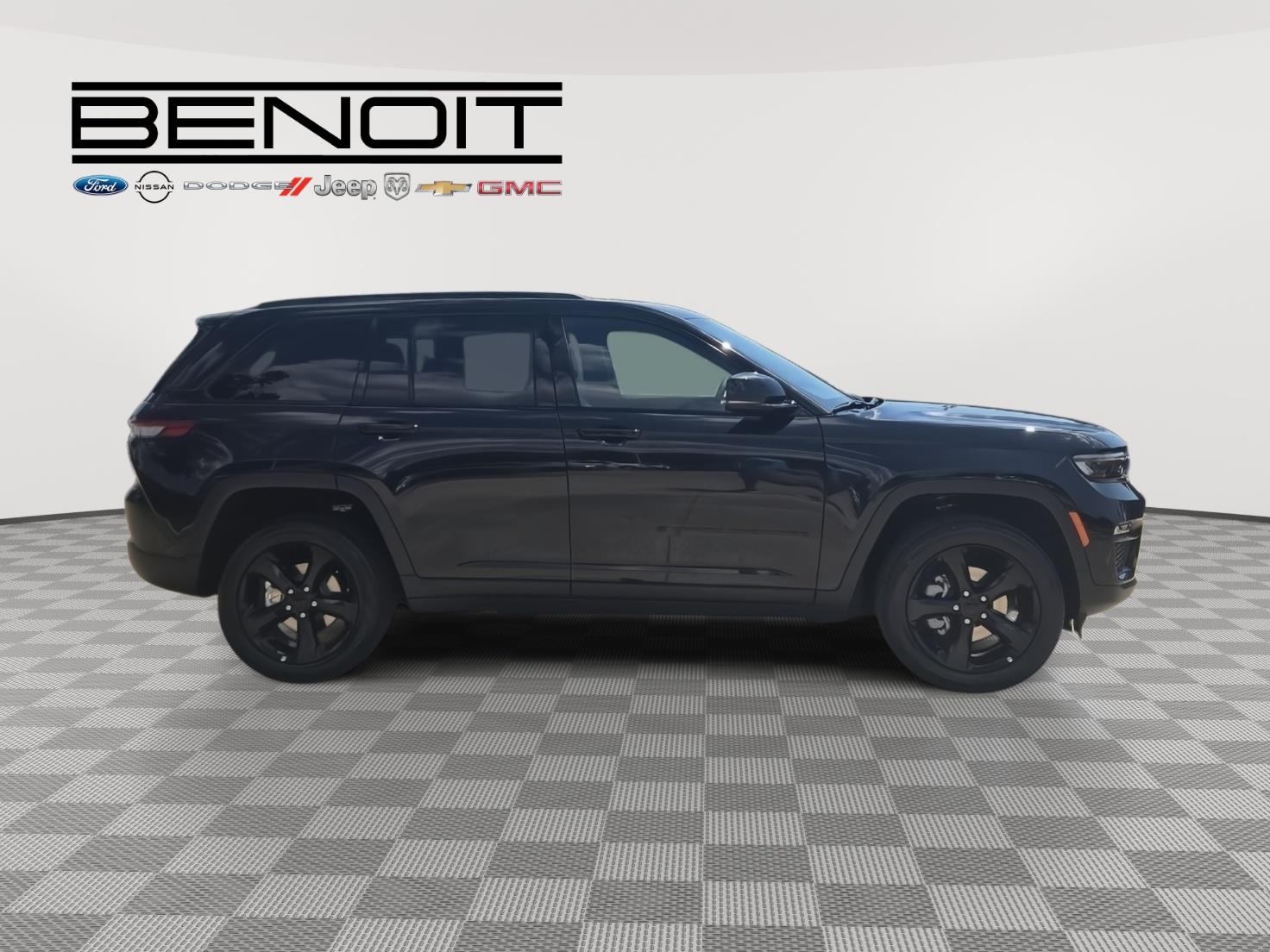 2025 Jeep Grand Cherokee Limited photo 3