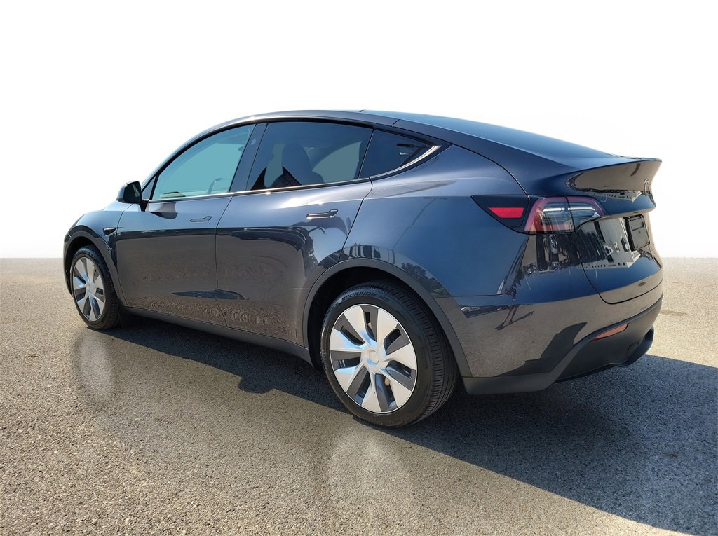 2024 Tesla Model Y Long Range photo 3