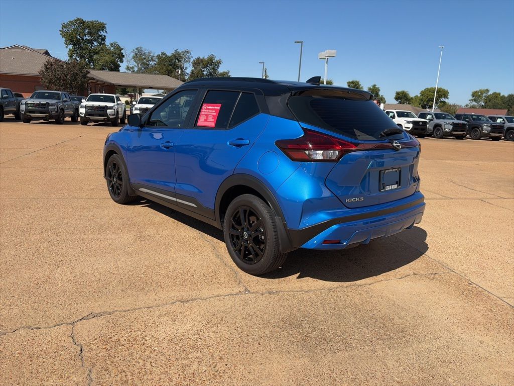 2024 Nissan Kicks SR photo 3