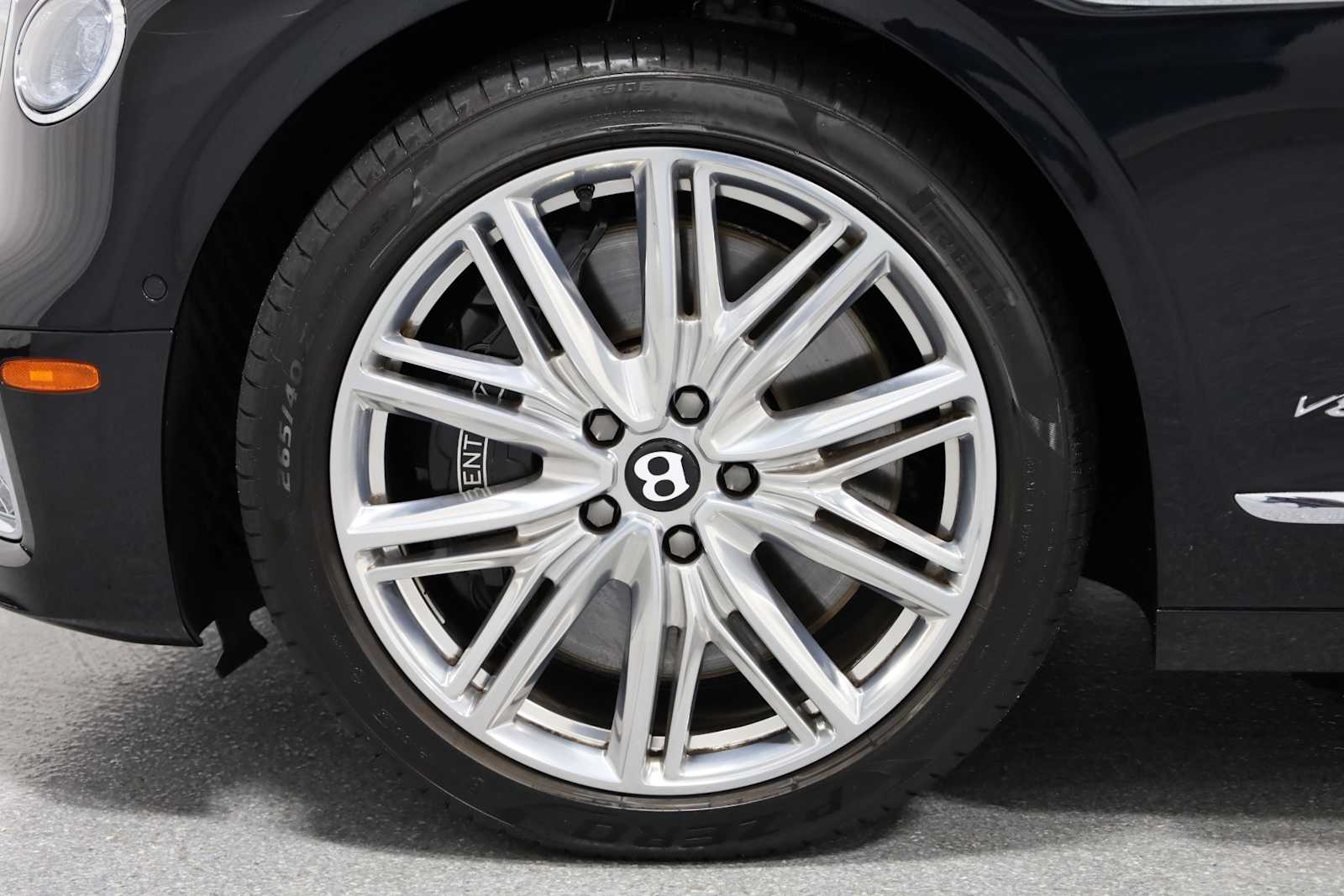 2021 Bentley Flying Spur V8 photo 29