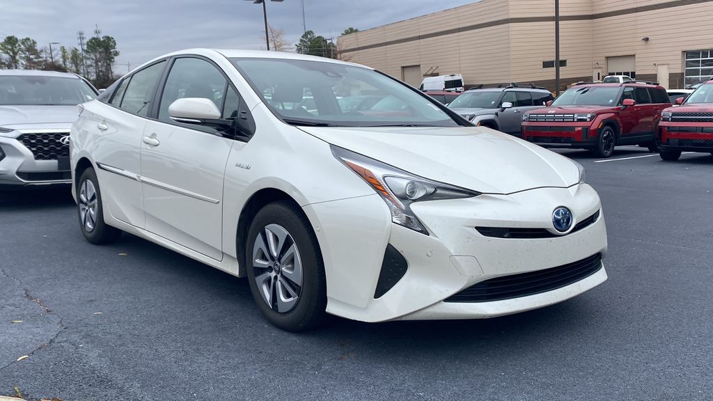 2017 Toyota Prius Four's photo