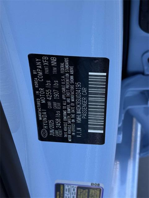 2025 Hyundai Elantra Base photo 28