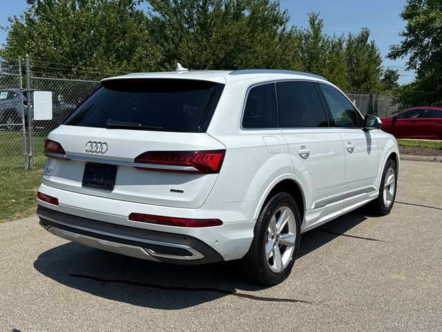 2022 Audi Q7 45 Premium Plus photo 4