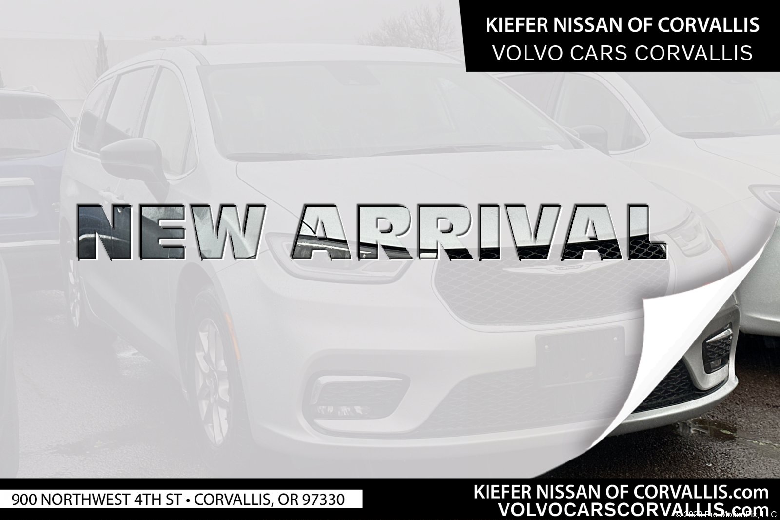 2024 Chrysler Pacifica Touring L's photo