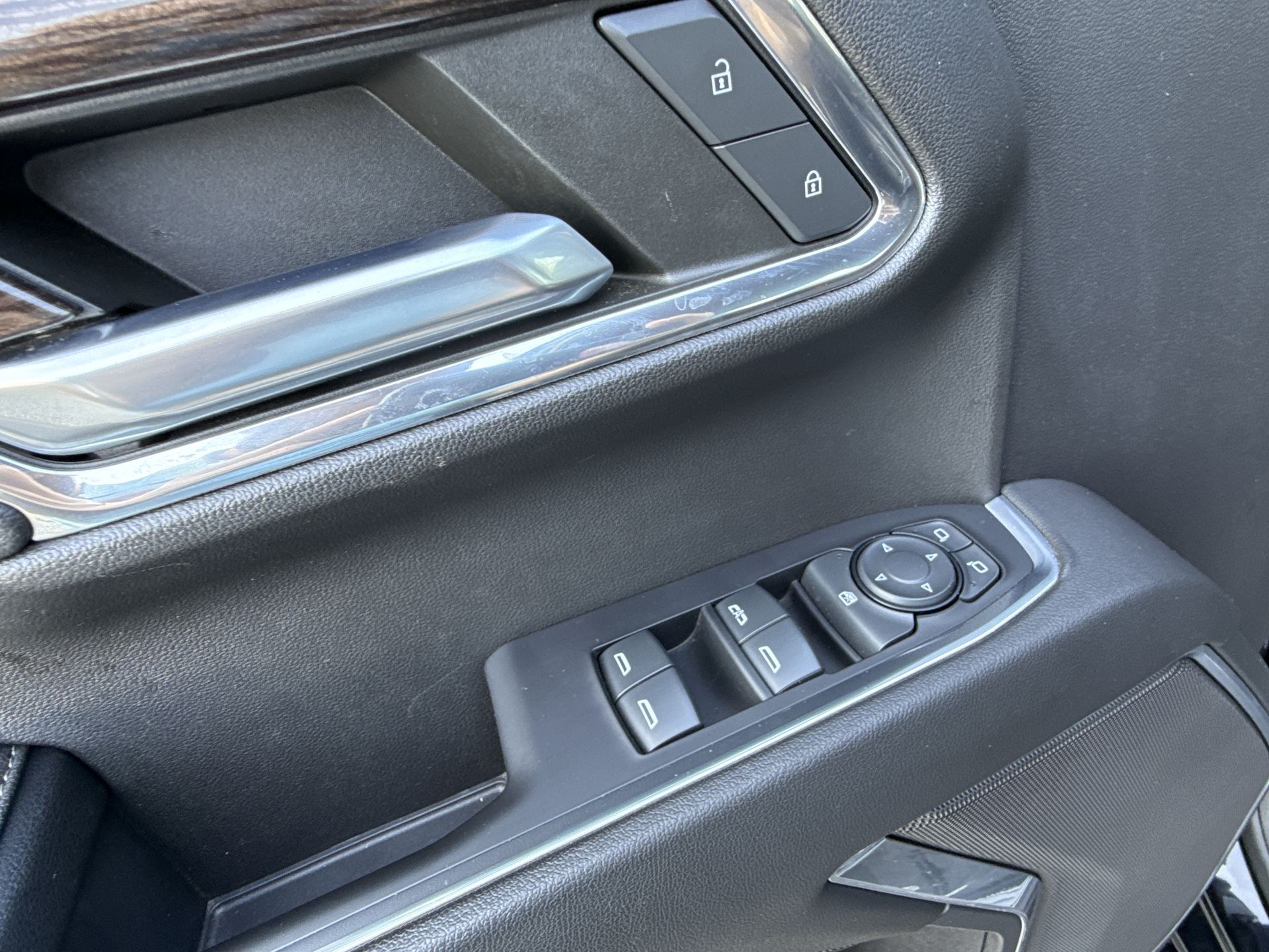2023 Chevrolet Silverado 1500 RST photo 18