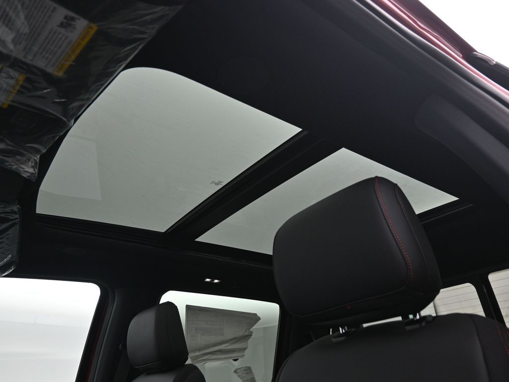 2025 Ford F-150 Lariat photo 8